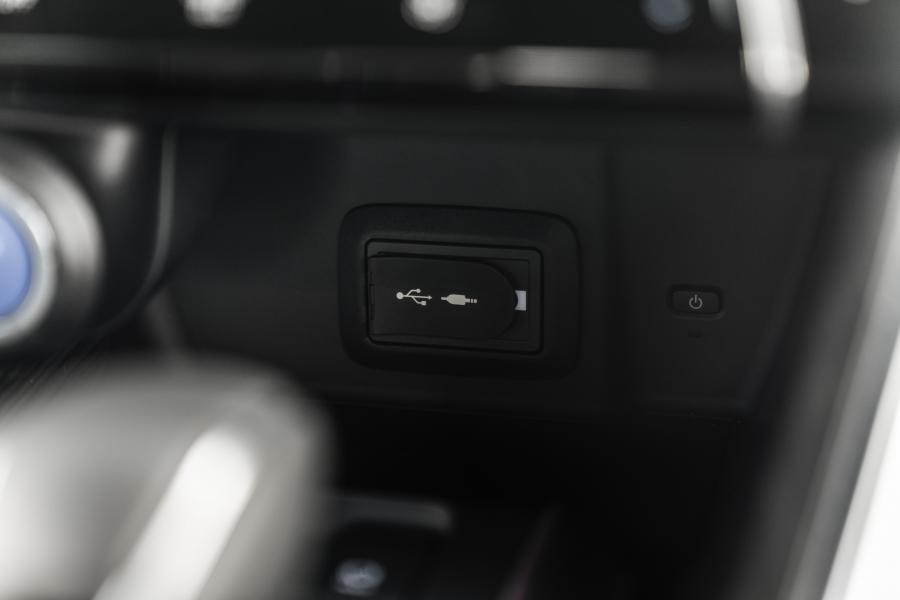 Детали интерьера Toyota Venza Hybrid XLE 2020 года  (фото 14 из 35)